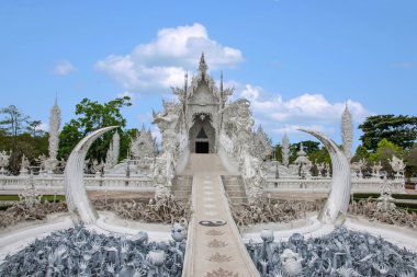 Taibei Chiang Rai Beyaz Tapınak olduğunu olarak da bilinir: uzun Kun Tapınağı, Temple Emmanuel veya Beyaz Ejder Tapınağı (Wat Rong Khun)