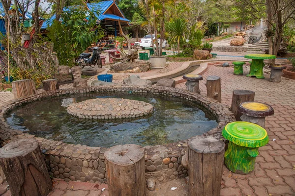 Thailands Chiang Rai öppen - luft varm källa hot spring resort. — Stockfoto