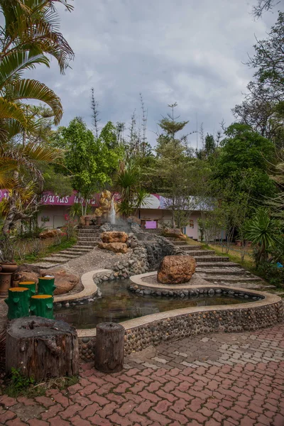 タイのチェンライ オープン - 空気温泉温泉リゾート. — ストック写真