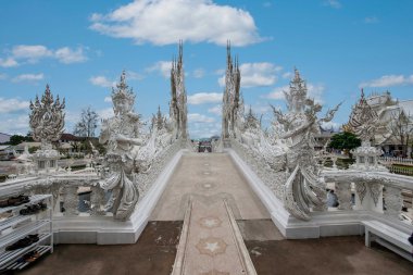 Taibei Chiang Rai Beyaz Tapınak olduğunu olarak da bilinir: uzun Kun Tapınağı, Temple Emmanuel veya Beyaz Ejder Tapınağı (Wat Rong Khun)