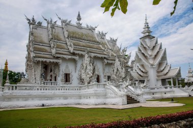 Taibei Chiang Rai Beyaz Tapınak olduğunu olarak da bilinir: uzun Kun Tapınağı, Temple Emmanuel veya Beyaz Ejder Tapınağı (Wat Rong Khun)