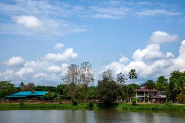 Kawagawa Nehri 'nin tributerinde Mekong Nehri 'nden akar
