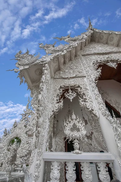 Taibei Chiang Rai bílý chrám je také znám jako: Long Kun Temple, chrám Emmanuel nebo White Dragon Temple (Wat Rong Khun) — Stock fotografie