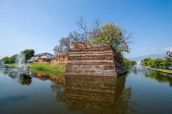 Antigua muralla de Chiang Mai, Tailandia —  Fotos de Stock
