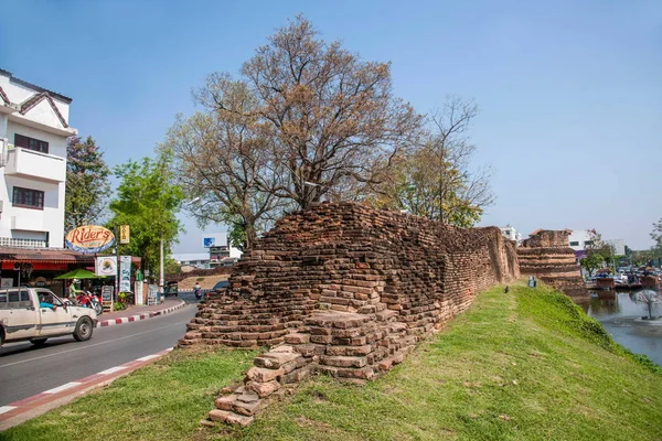 Starożytne mury miasta Chiang Mai, Tajlandia — Zdjęcie stockowe