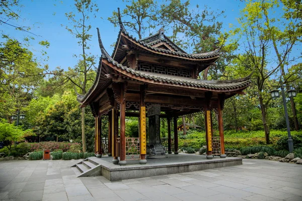 Monument en inscriptie van Lingyin tempel in Hangzhou — Stockfoto