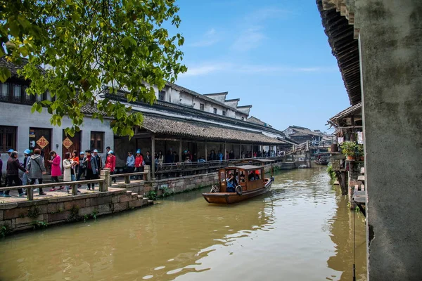 Jiaxing Wuzhen východní brána Jiangnan vodní vesnice — Stock fotografie
