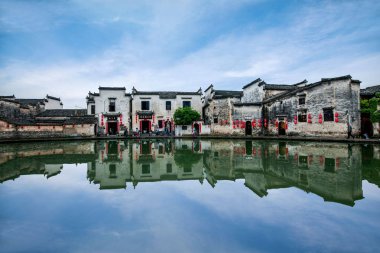 Anhui Yixian Hongcun bataklık üzerinde