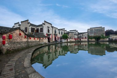Anhui Yixian Hongcun bataklık üzerinde