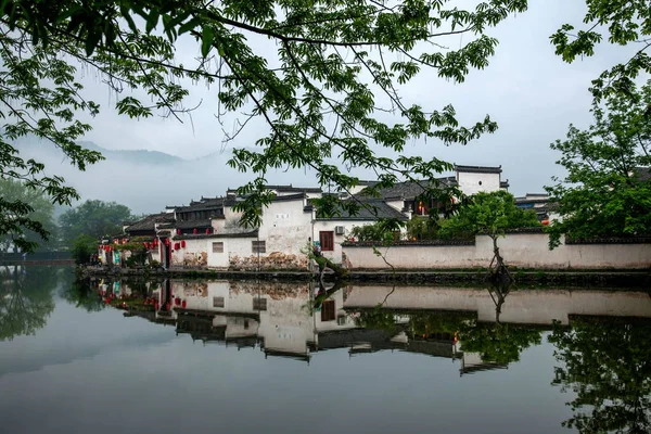 Аньхой Yixian Hongcun Південної Озеро — стокове фото
