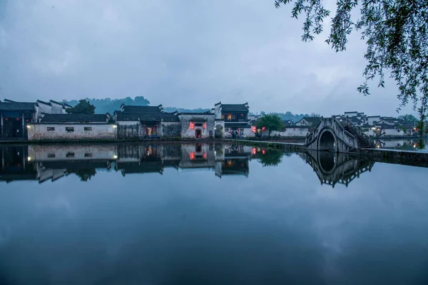 Anhui yixian hongcun der südliche See — Stockfoto