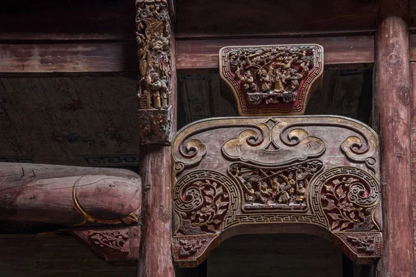 El arte tallado en madera de la iglesia de Chengchen en el condado de Hongcun, condado de Yixian, provincia de Anhui — Foto de Stock