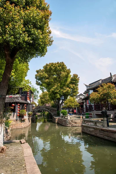 Suzhou City, Lu Antik şehir insanlar arasında köprü görevi gören — Stok fotoğraf