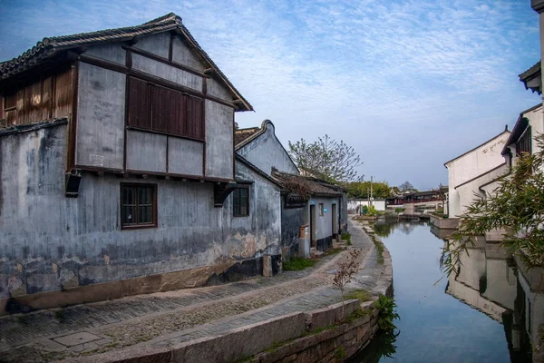 Suzhou City Luzhi stad bruggen mensen — Stockfoto