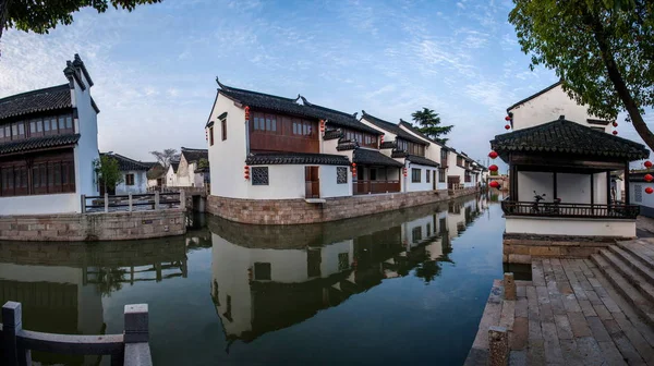 Suzhou City Luzhi stad bruggen mensen — Stockfoto