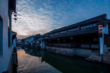 Suzhou şehir Luzhi şehir insanlar arasında köprü