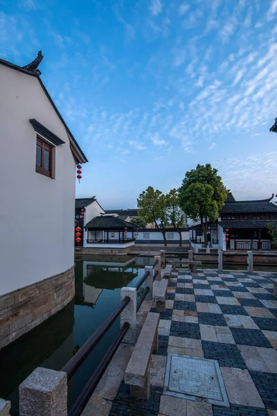 Suzhou City Luzhi stad bruggen mensen — Stockfoto