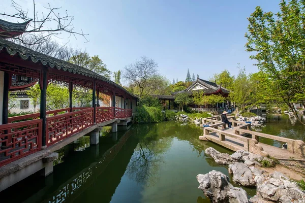Wujiang şehir antik kenti Pearl Tower Bahçe Bahçe taş döşeli bahçe Pavyonu ile — Stok fotoğraf