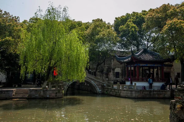 Wujiang şehir küçük köprüler insan antik kenti ile — Stok fotoğraf