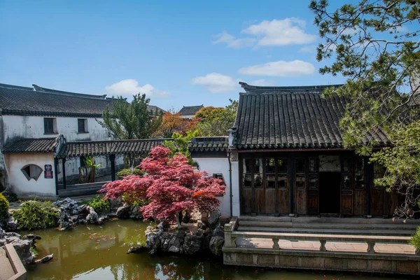 Wujiang City, con la antigua ciudad de Qiao Le Tang jardín pabellón rocoso — Foto de Stock