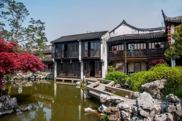 Wujiang City, con l'antica città di Qiao Le Tang giardino roccioso padiglione — Foto Stock