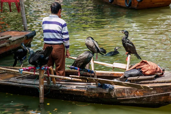 Ville de Wujiang avec l'ancienne ville de petits ponts gens — Photo