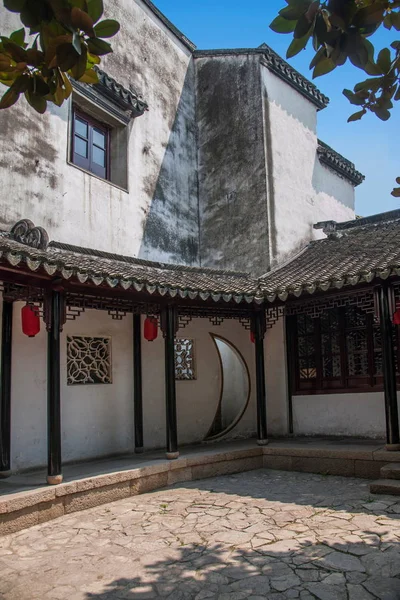 Ciudad de Wujiang con la antigua ciudad de la Iglesia de Jiayin — Foto de Stock