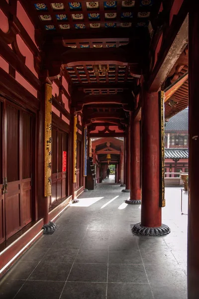 Suzhou Hanshan Tapınağı Puming Kulesi koridor — Stok fotoğraf
