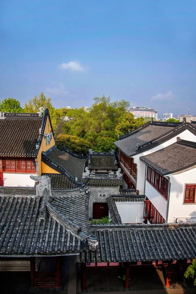 Suzhou Han Shan tempel Pumi toren met uitzicht op het klooster — Stockfoto
