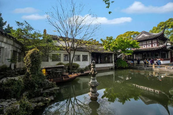 蘇州古典庭園庭園庭水辺に滞在するには — ストック写真