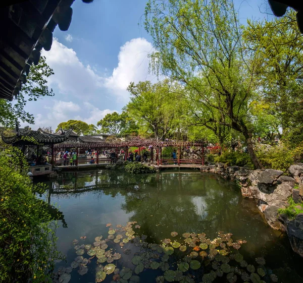 Suzhou klasszikus kert kerti kerti waterside maradni — Stock Fotó