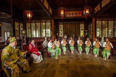 Suzhou klasik Bahçe park gösteri performans bomba içinde kalmak