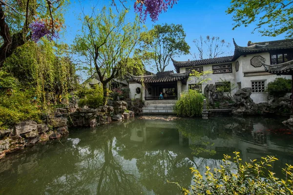Suzhou klasik Bahçe Bahçe Bahçe waterside kalmak — Stok fotoğraf