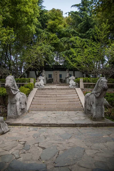 Suzhou Dingyuan Garden Liu Bowen Tomb — Stock Photo, Image