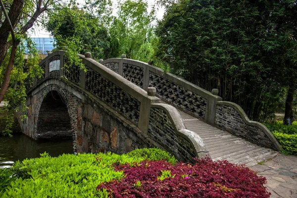 Suzhou Dingyuan Garden Bridge pabellón de agua Imagen de archivo