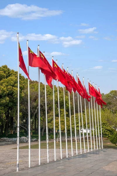 Wuxi Lingshan big Buddha scenic area a row of flags — Stock Photo, Image