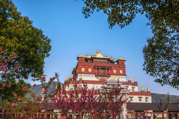 Wuxi Lingshan grote Boeddha natuurgebied vijf Indiase altaar stad — Stockfoto