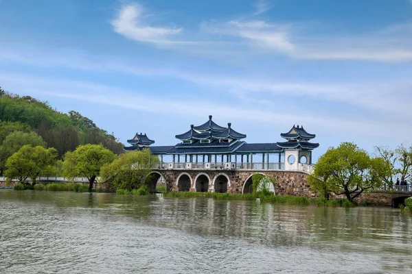 Wuxi Taihu Yuantouzhu Taihu lago será puente inmortal —  Fotos de Stock