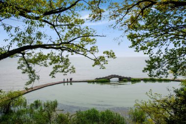 Wuxi Taihu Yuantouzhu Taihu Gölü kıyısında