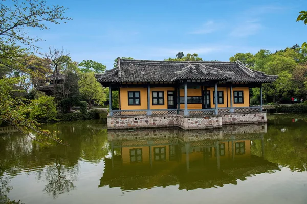 Строительство сада Юаньтоучжу в озере Тайху, Уси — стоковое фото