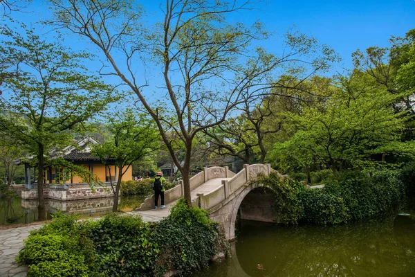 Строительство сада Юаньтоучжу в озере Тайху, Уси — стоковое фото