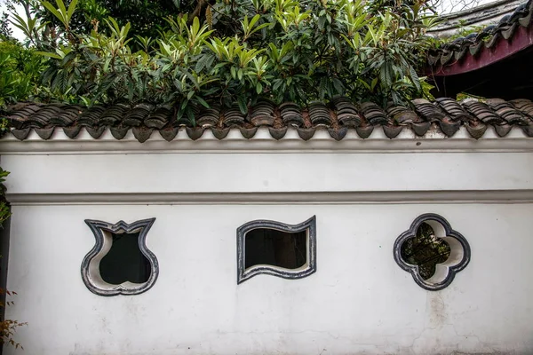 Muro e portão de Wuxi Taihu Liyuan jardim — Fotografia de Stock