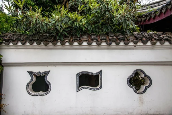 Wuxi taihu liyuan garten tor und mauer — Stockfoto