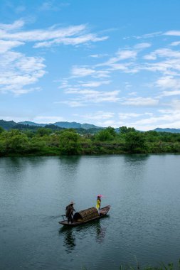 Jiangxi Wuyuan Moon Bay şemsiye kız