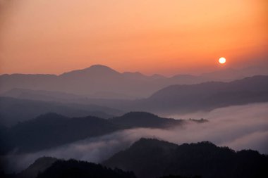 Jiangxi Wuyuan Yuan dağlar gündoğumu deniz bulut