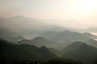 Jiangxi Wuyuan Yuan dağlar