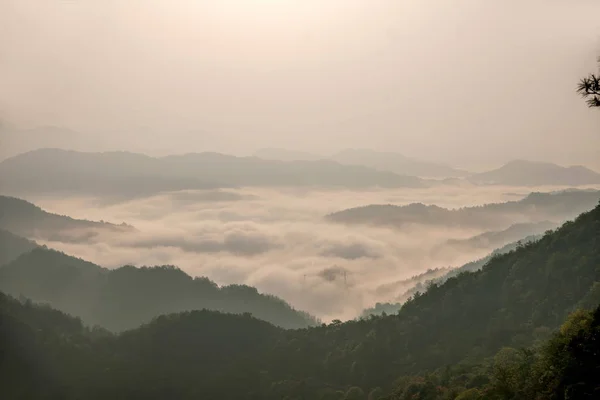 Jiangxi wuyuan shicheng Berge — Stockfoto