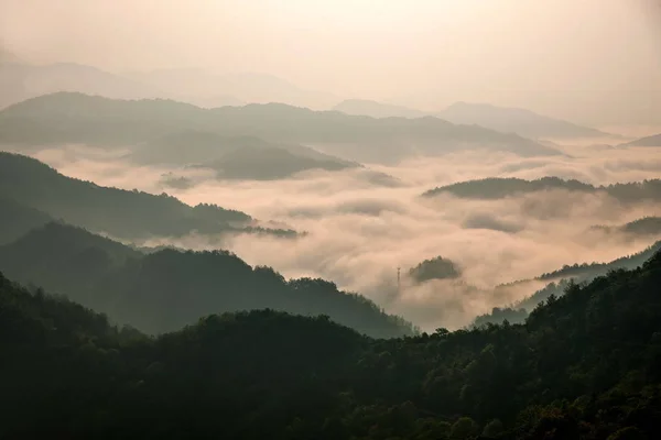 Jiangxi Wuyuan Shicheng-fjellene – stockfoto