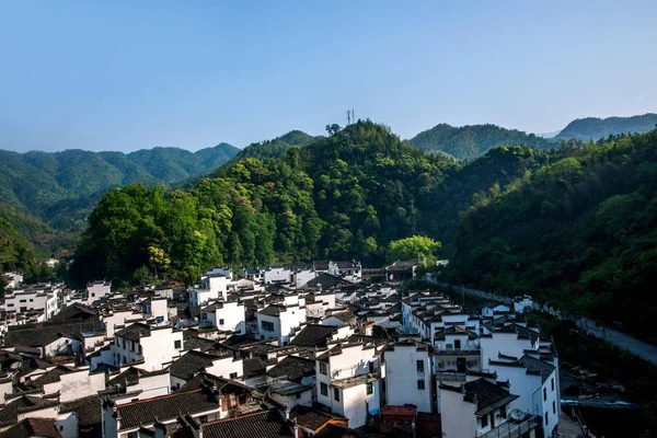 Den mest rundade byn i Jiangxi, Kina - Wuyuan krysantemum — Stockfoto