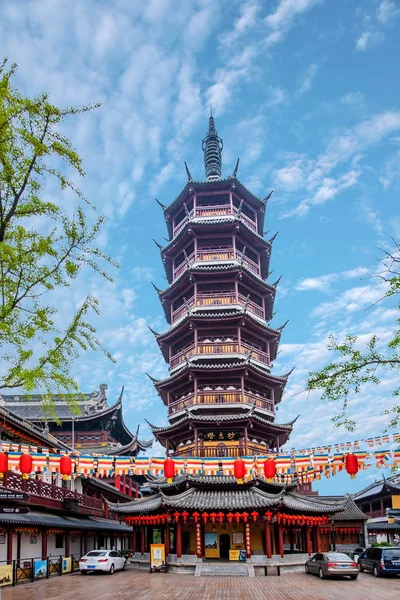 Wuxi, Jiangsu, Templo del Sur Miao torre de luz —  Fotos de Stock